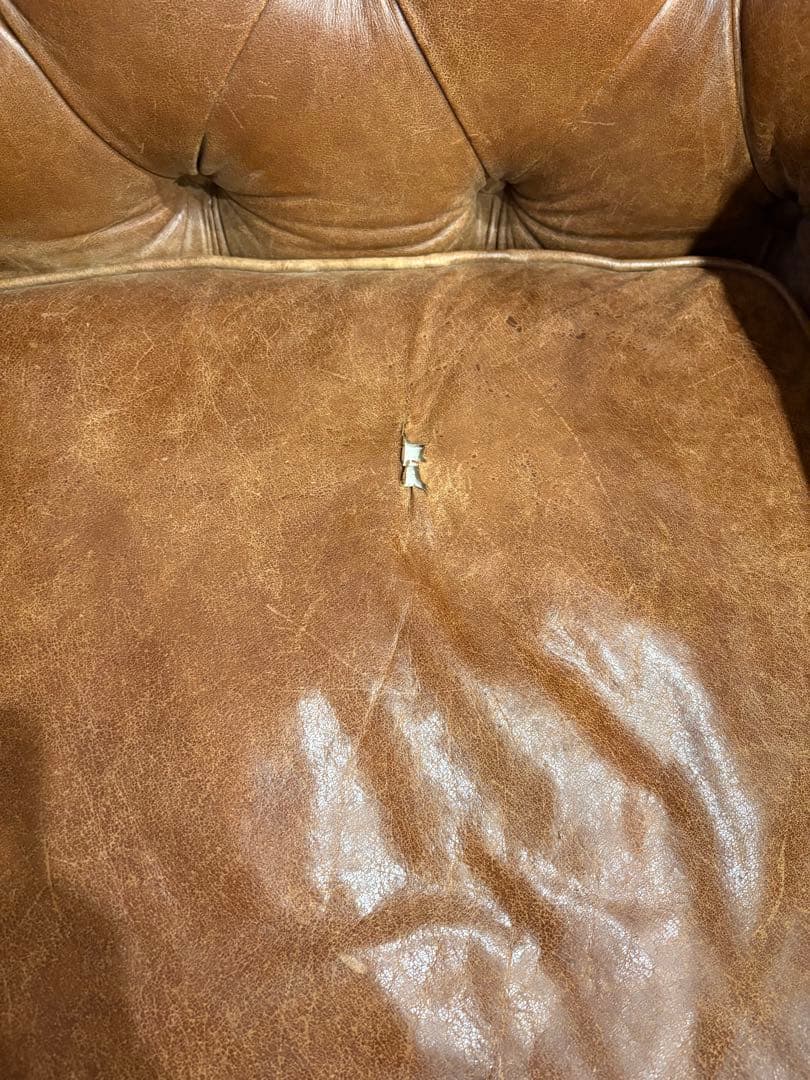 Eiji　ブラウンレザー チェスターフィールドソファ