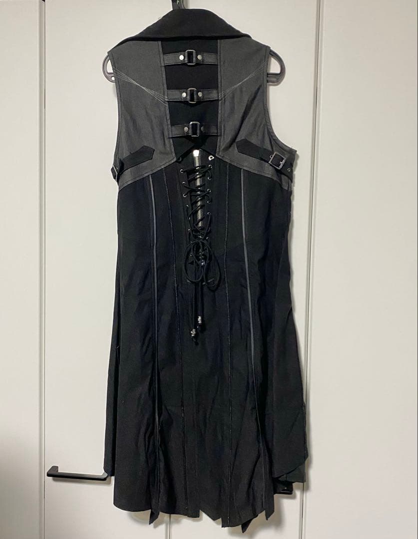 も*に様 最終値下げ　ozz croce 刺繍入りコルセットベスト　タグ付き未使