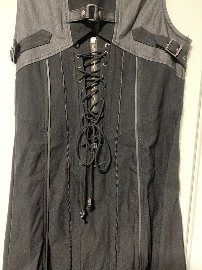 も*に様 最終値下げ　ozz croce 刺繍入りコルセットベスト　タグ付き未使