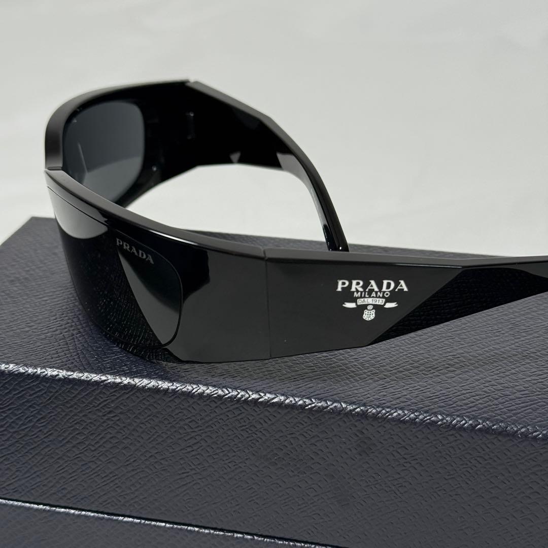 【定価8万/カニエウェスト着用】PRADA サイドロゴ サングラス ブラック