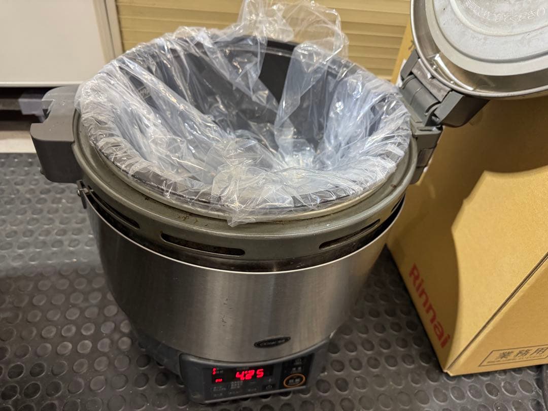 ！2022年製！リンナイ業務用ガス炊飯器2升炊き　都市ガス　RR-S200GV2