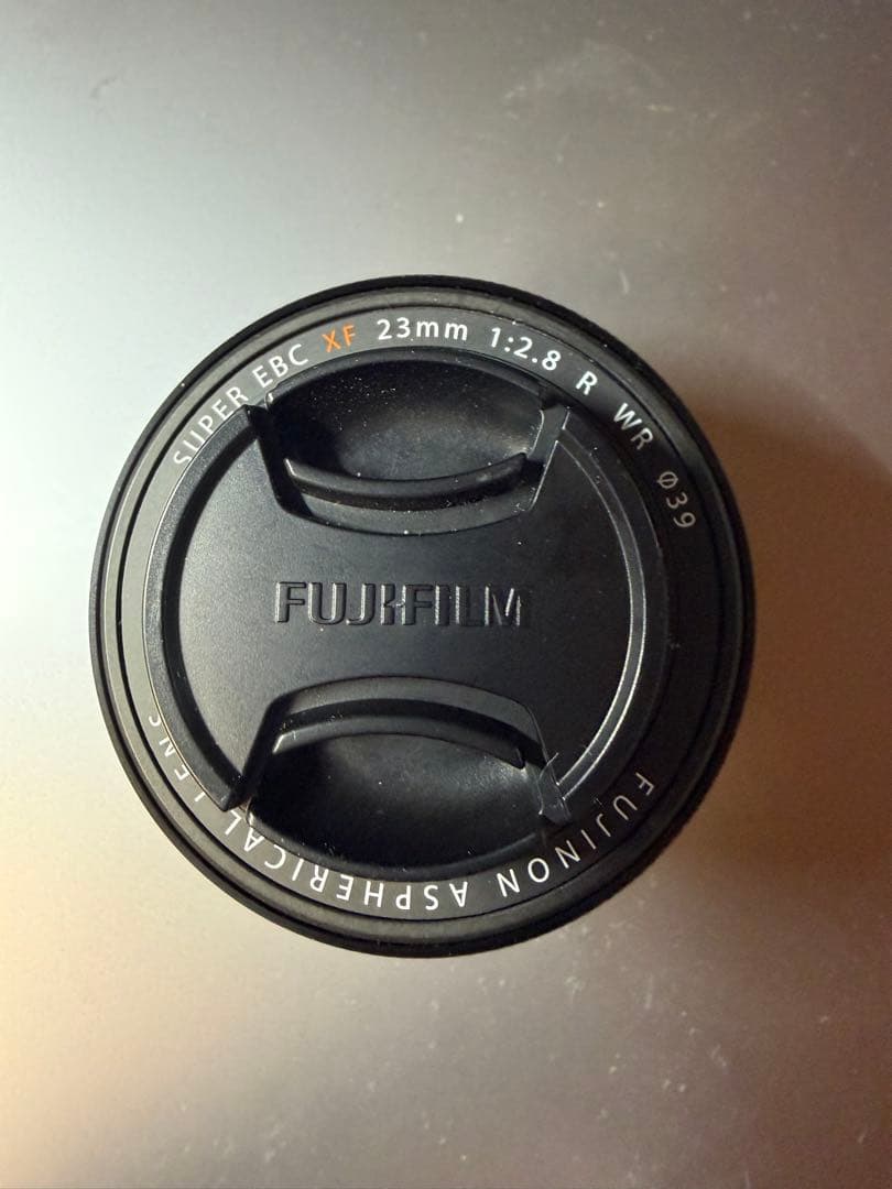 Fujifilm XF 23mm f/2.8 R WR レンズ純正フィルター付き