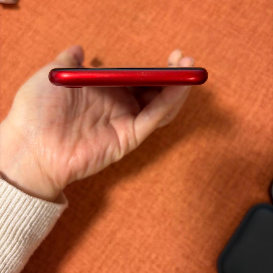 iPhone 8 (RED) 本体