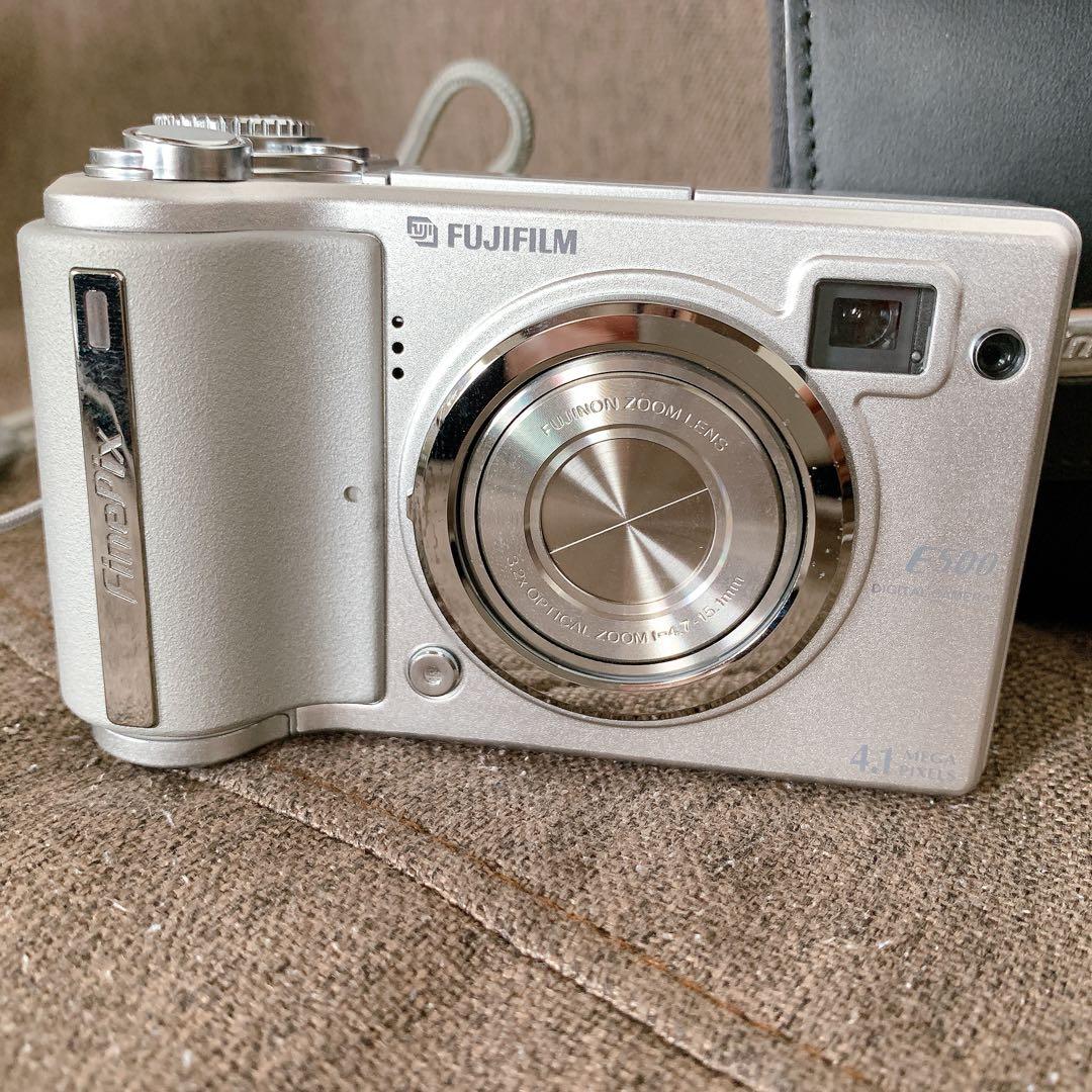 Fujifilm E500 コンパクトデジタルカメラ