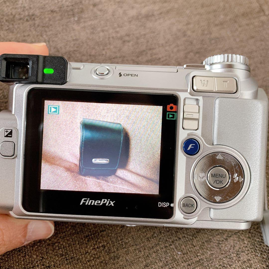 Fujifilm E500 コンパクトデジタルカメラ