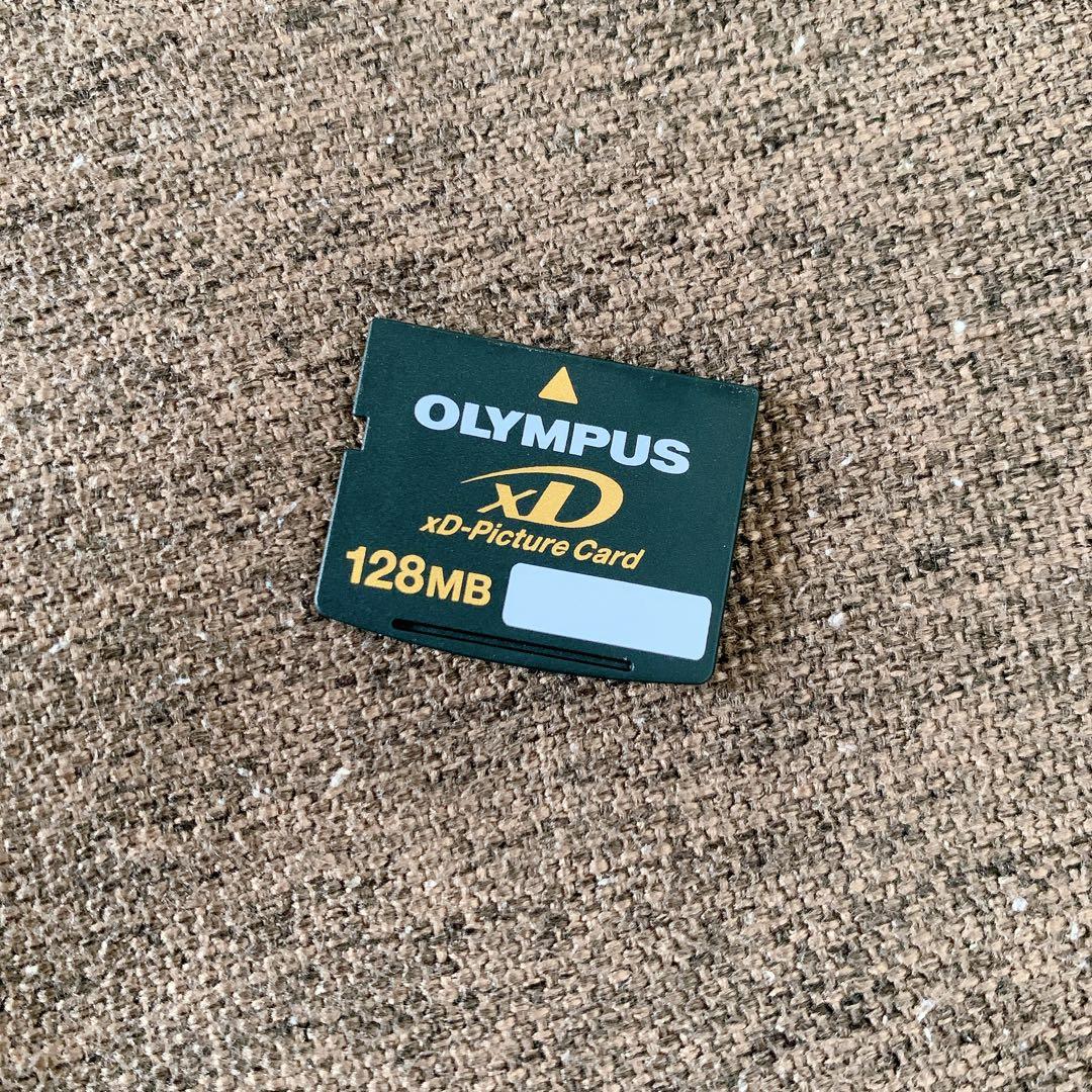 Fujifilm E500 コンパクトデジタルカメラ