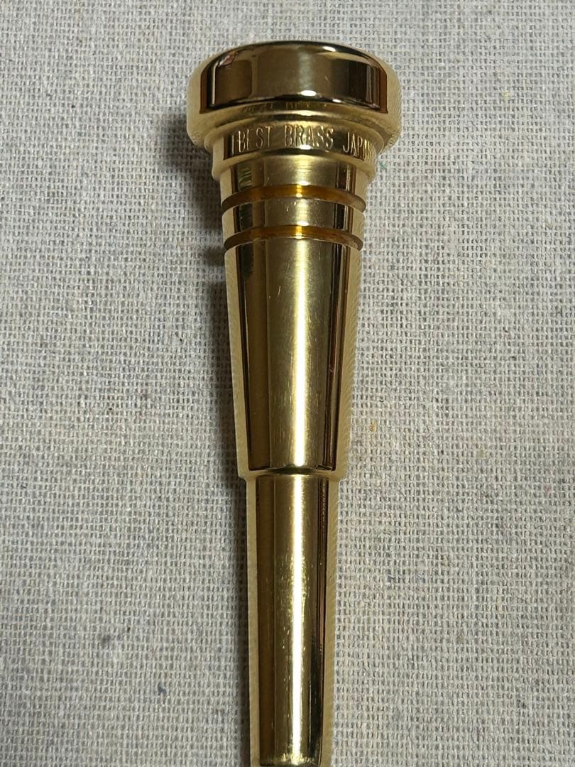 「BEST BRASS 9E トランペットマウスピース 美品／金メッキ」