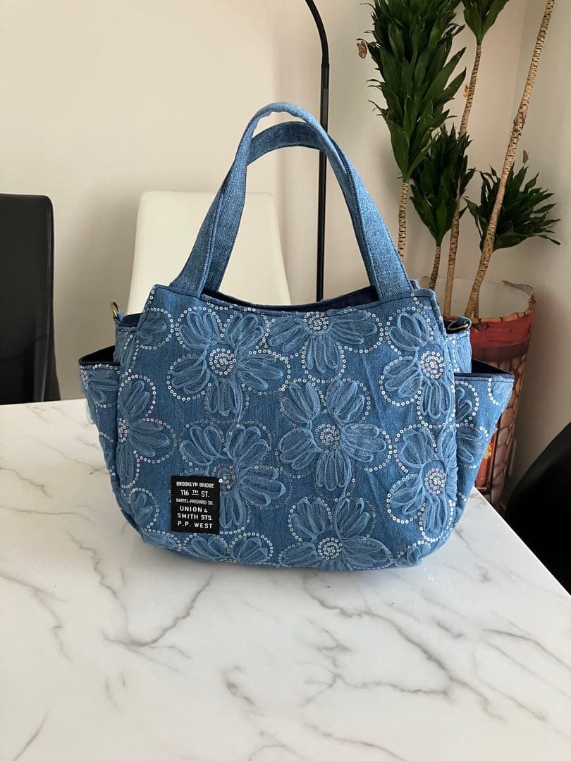 802 ✿ いちご ✿　花柄デニムリメイクバック　ハンドメイド2点