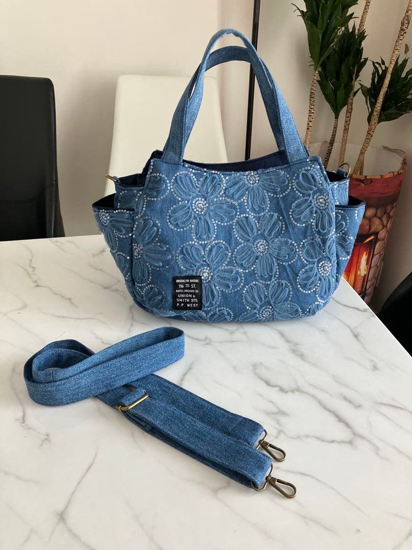 802 ✿ いちご ✿　花柄デニムリメイクバック　ハンドメイド2点