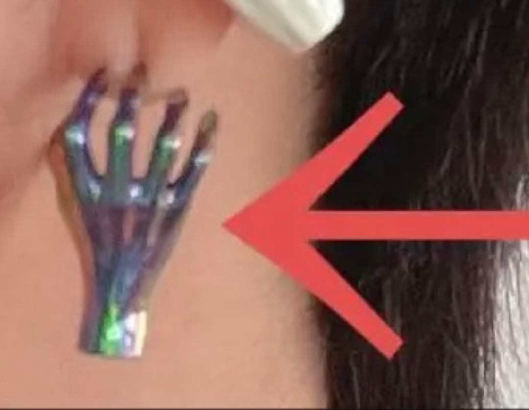 未使用 hazama ピアス　ブラック×オーロラ