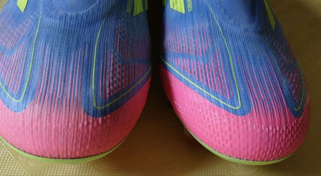 adidasアディダス F50レースレス25.5cm