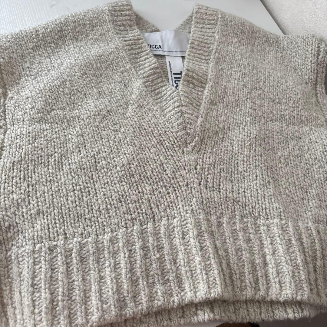 TICCA ティッカ　Vネック　ニットベスト