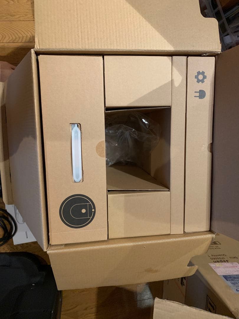 iRobot Roomba i7+ 本体（ジャンク）と付属品と箱