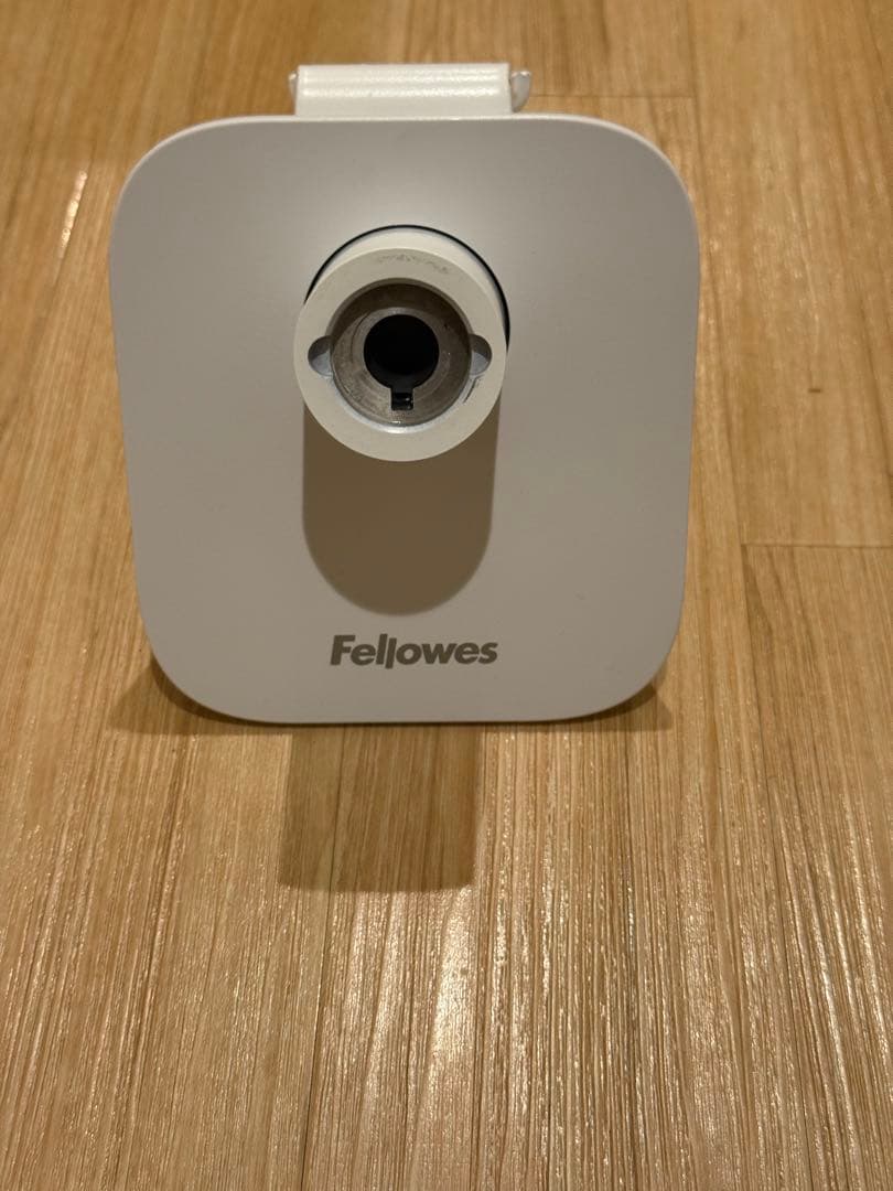 Fellowes モニターアーム ホワイト （在庫9台あり 価格は1台）