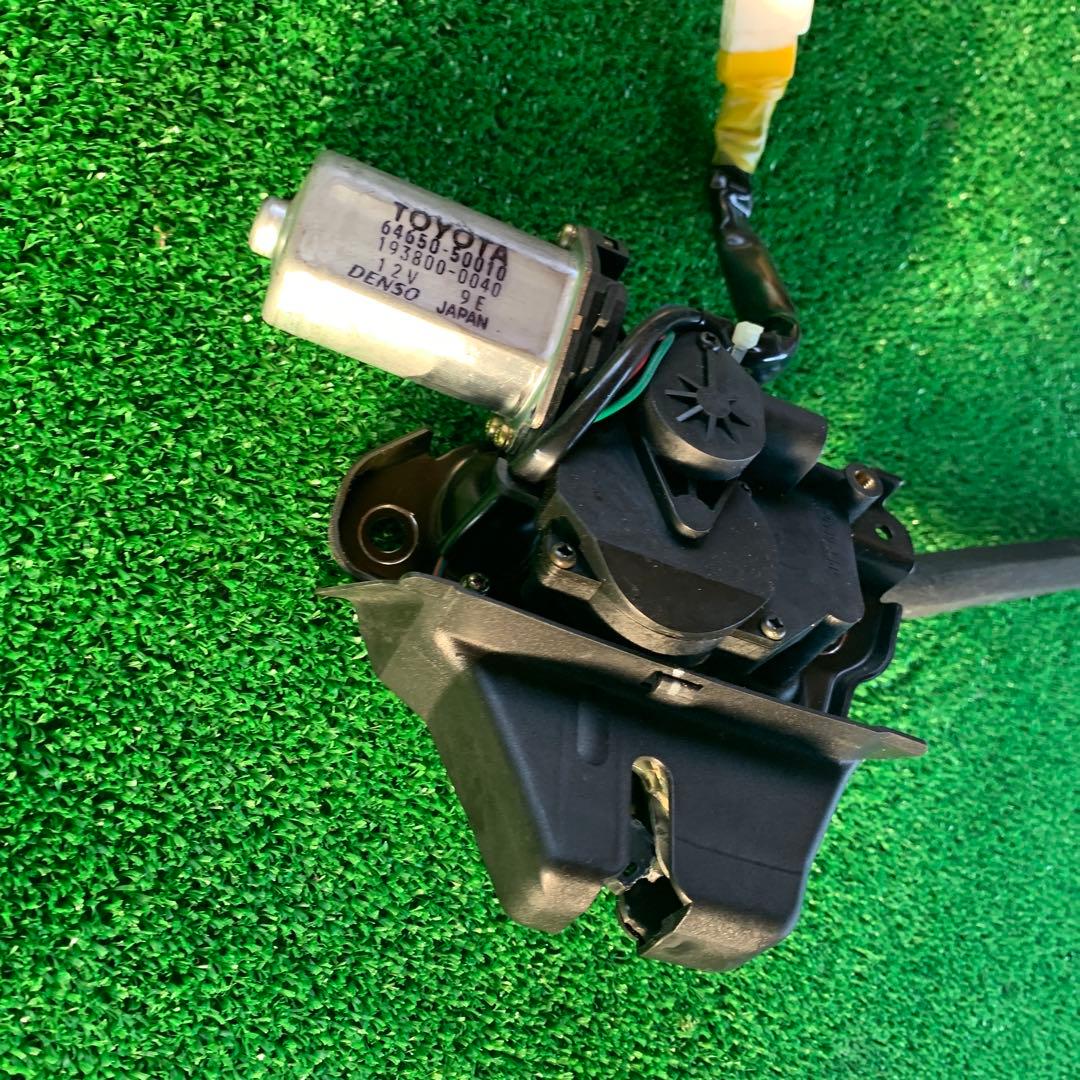 トヨタ　セルシオ　30 31 後期　純正リアトランクアクチュエーター　中古品