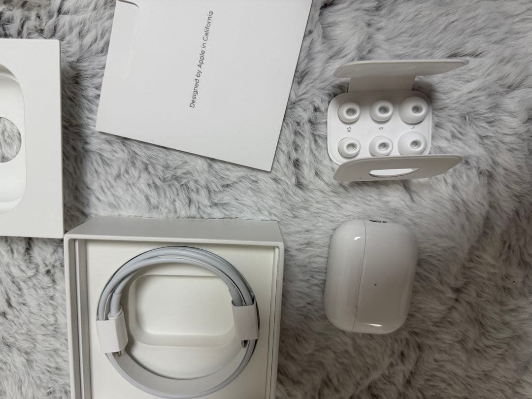 AirPods Pro 2本体 ホワイト 充電ケース付き 左耳イヤホンなし