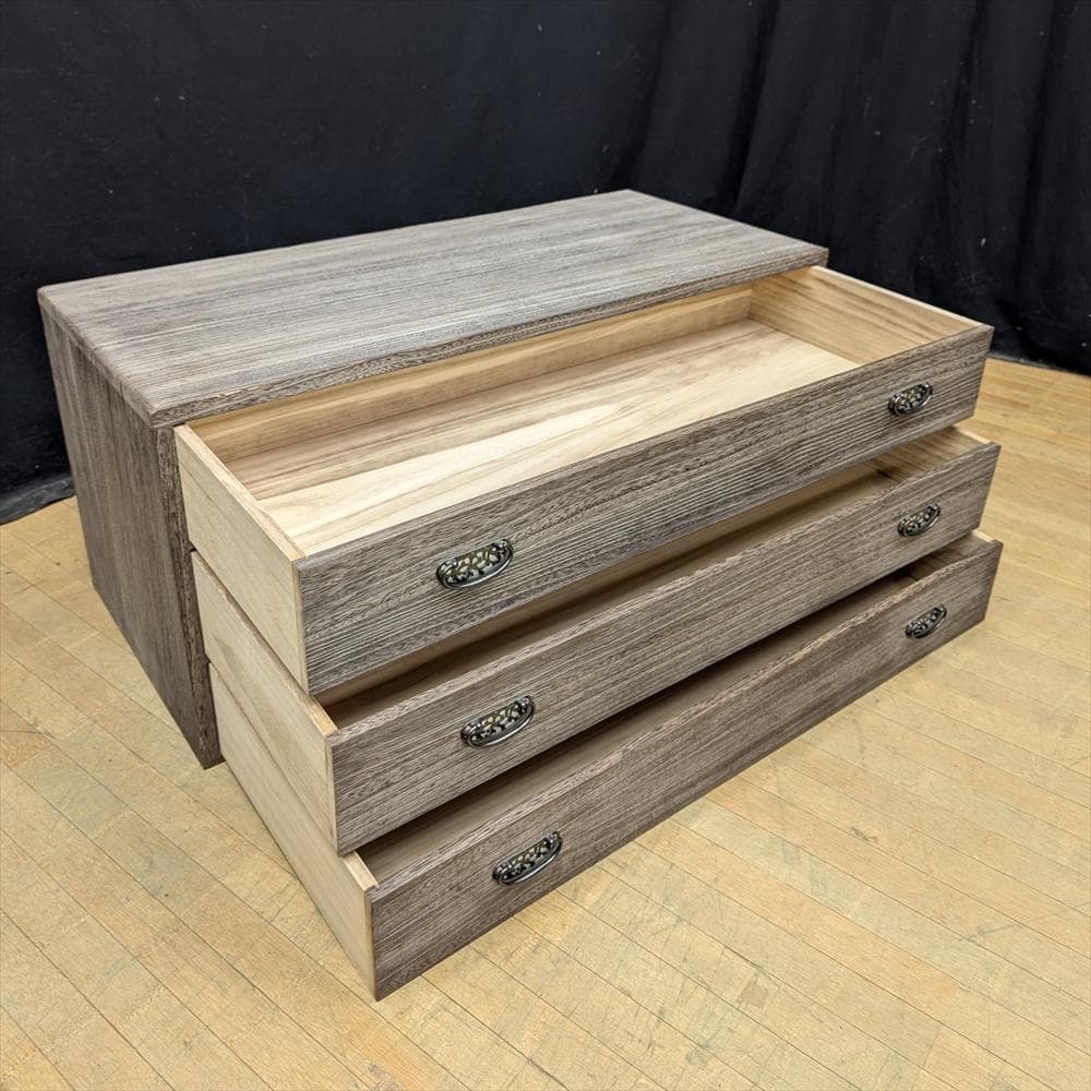 高塚桐材商店　山翠作　ろう仕上げ　焼桐　唐草釻　整理箪笥　和箪笥　箪笥　タンス