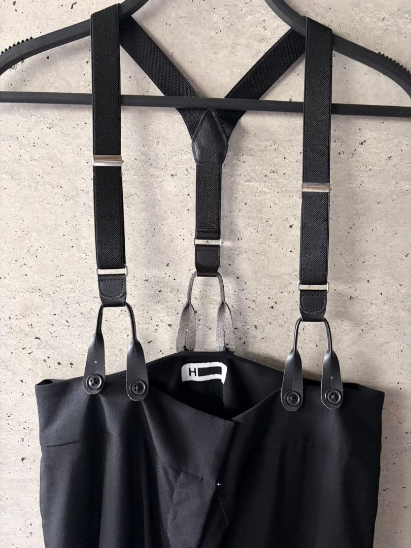 サスペンダーパンツ