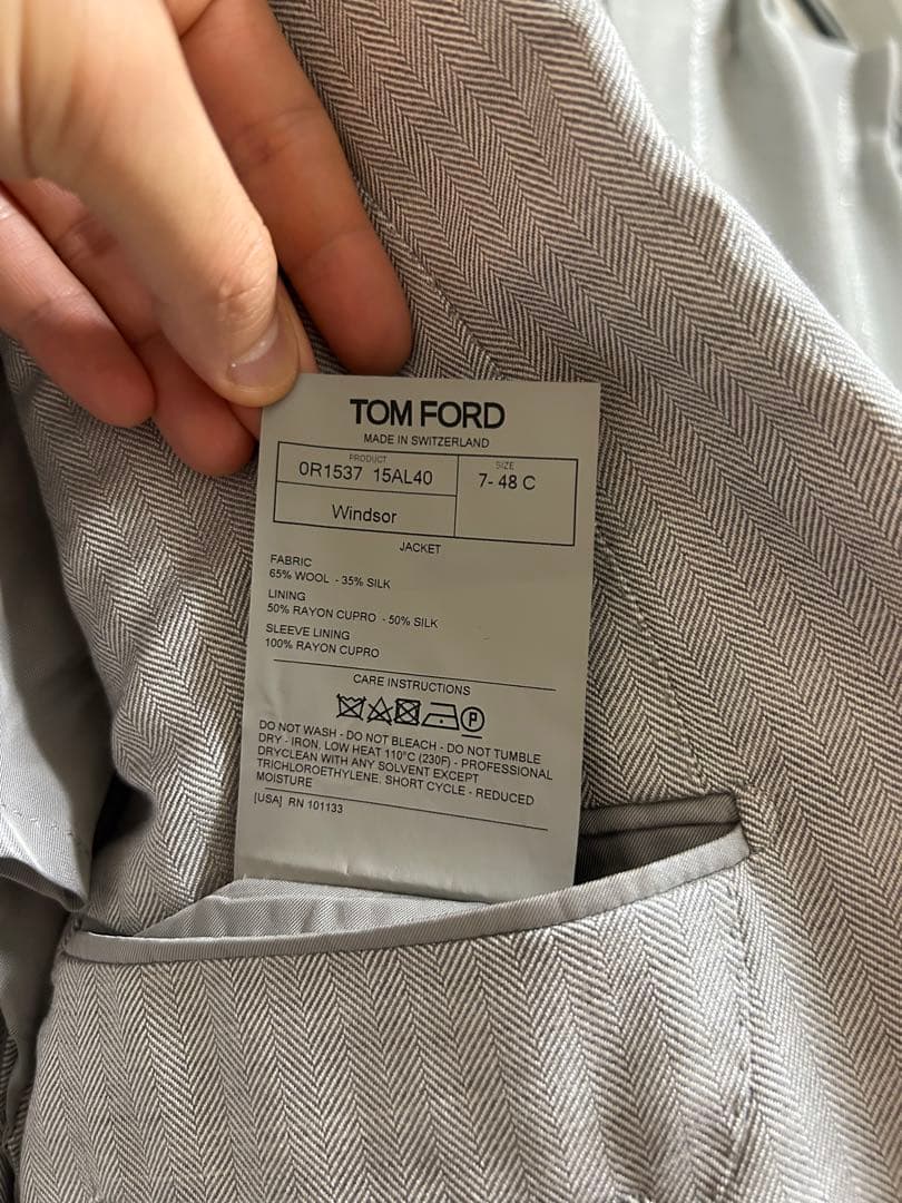 TOM FORD ライトグレー スーツ　Made to Major
