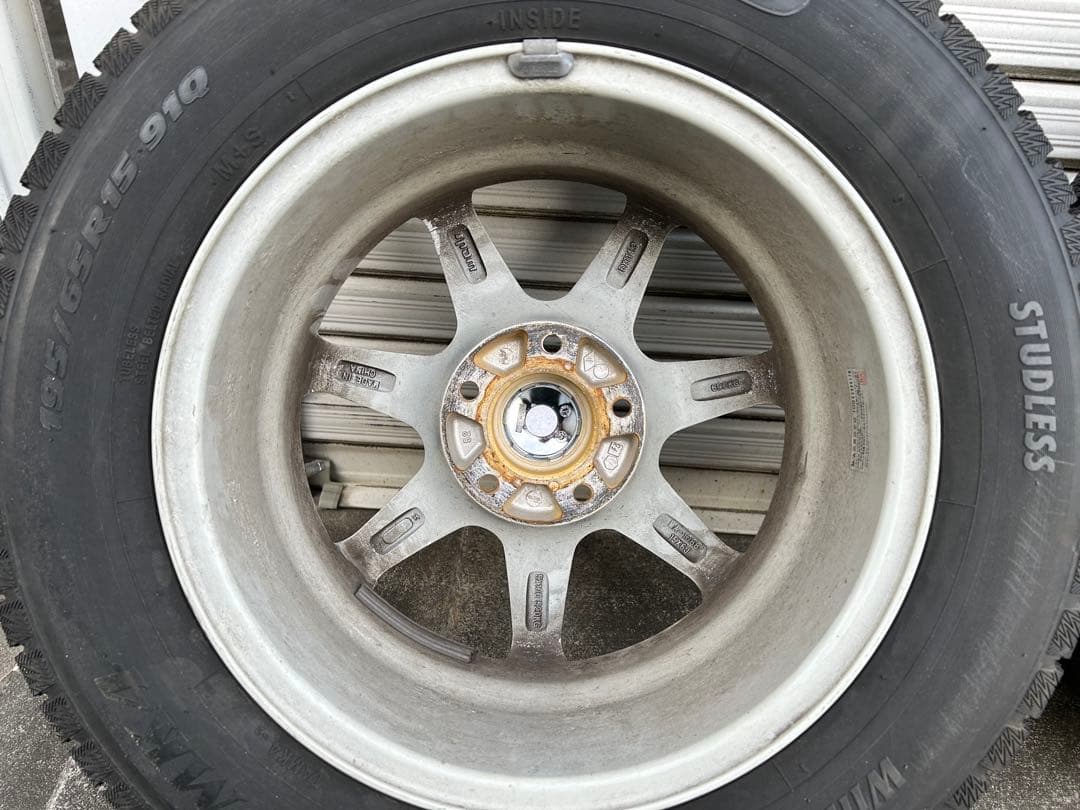 【格安！】引取り限定195/65R15スタッドレスタイヤ　ノア　ヴォクシー　4本