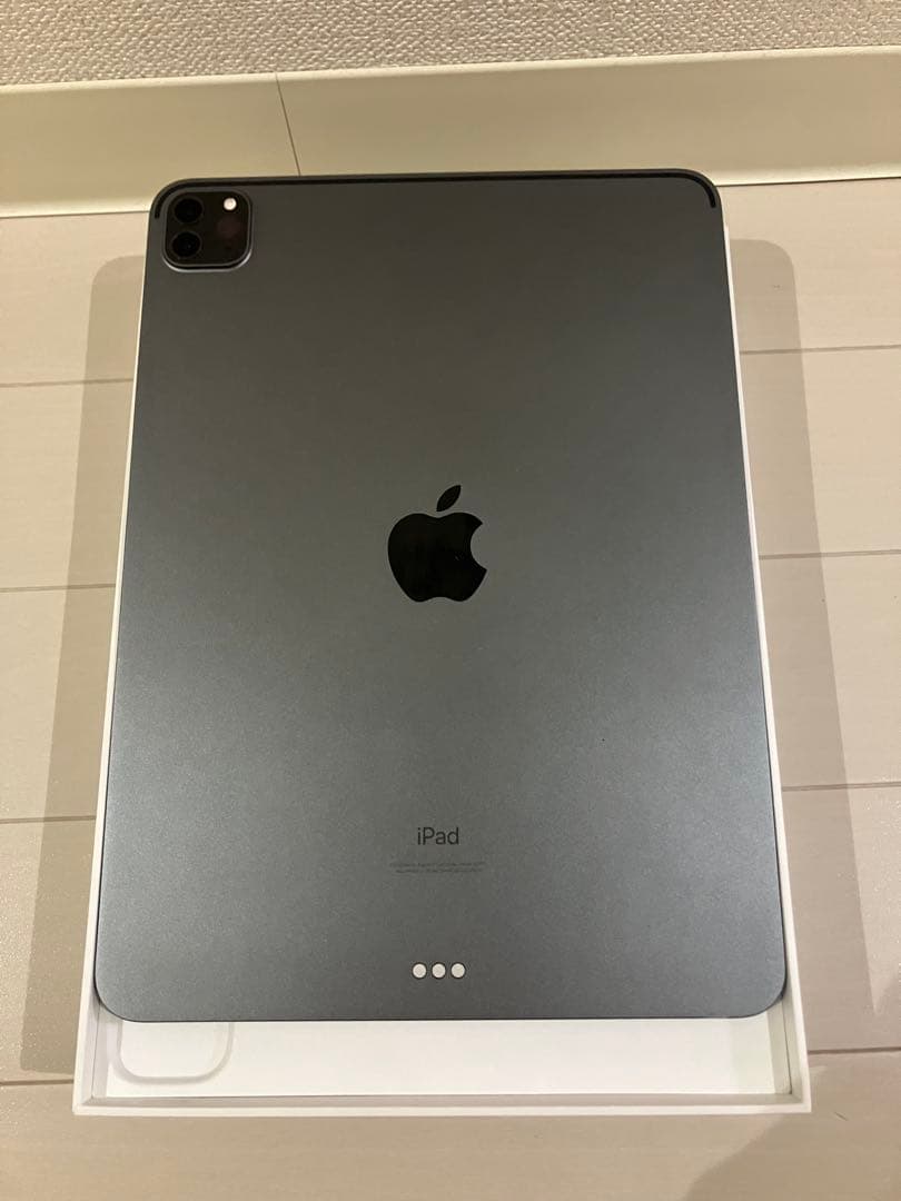 [3/10まで]　iPadPro11インチ第3世代128GB 純正品ケース付き