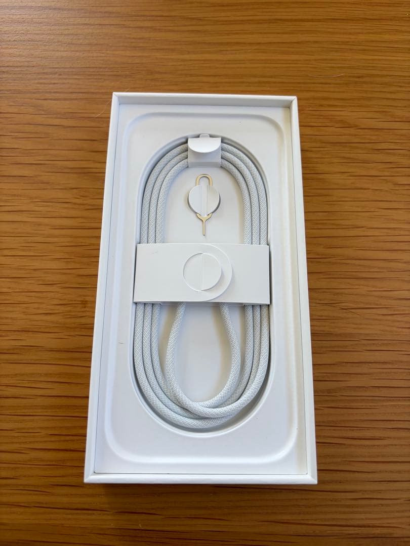 値下げ【美品】iPhone16 128GB ブラック本体（高品質ケース付き）