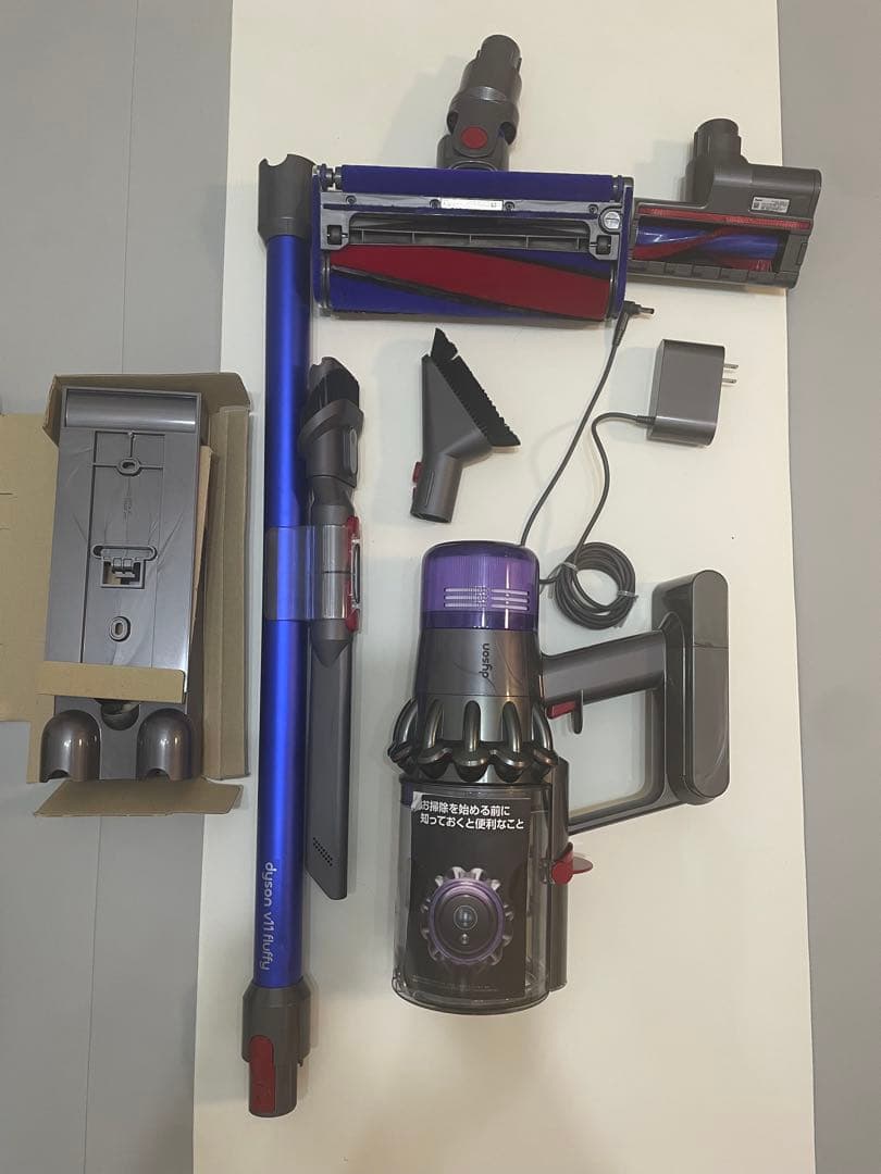【美品】dyson 掃除機 コードレスクリーナー V11 sv14