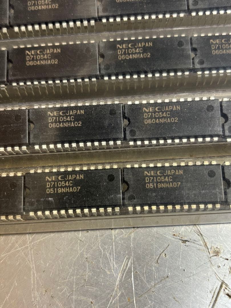 (105個)集積回路 電子部品ICチップNEC D71054C。新品同様。未使用
