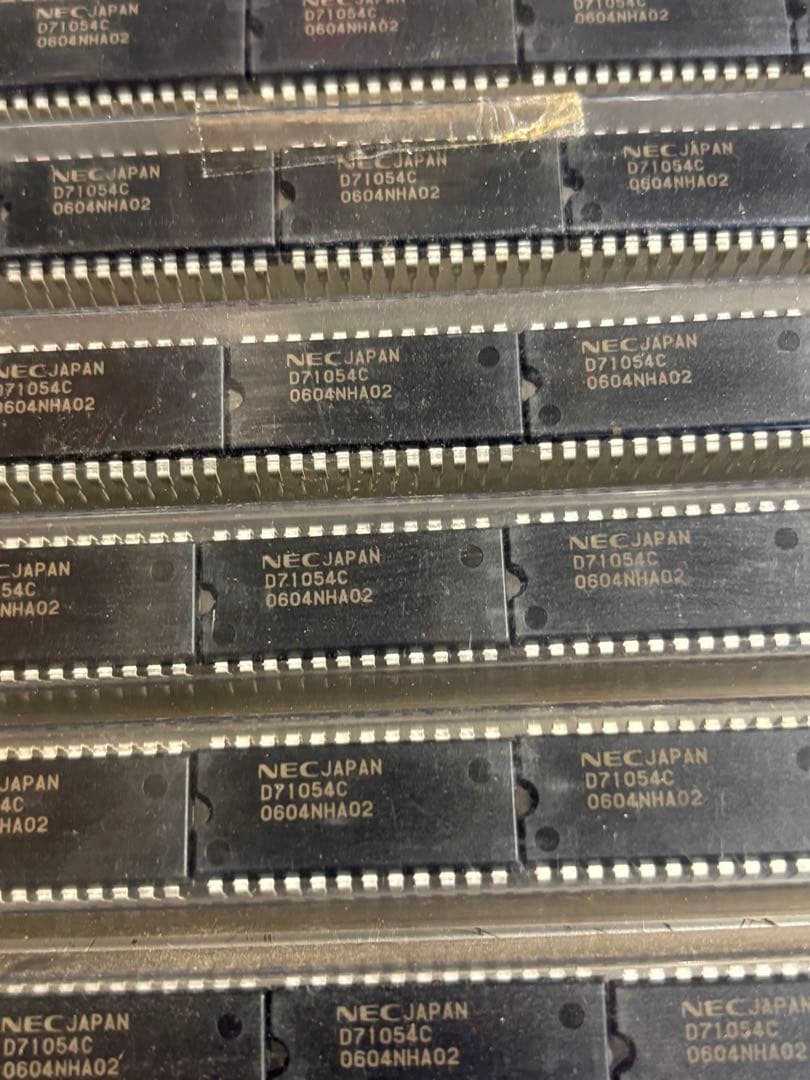 (105個)集積回路 電子部品ICチップNEC D71054C。新品同様。未使用