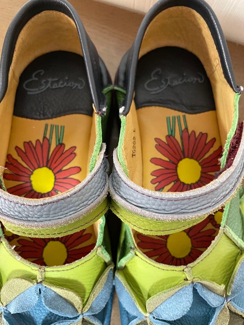 Estacion 多色レザーサンダル