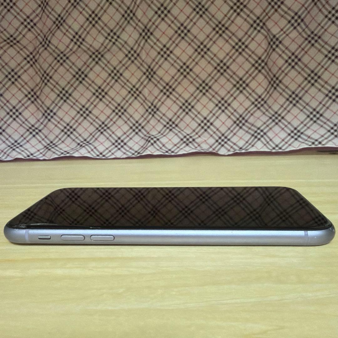 Apple iPhone 11 パープル 本体 画面割れあり