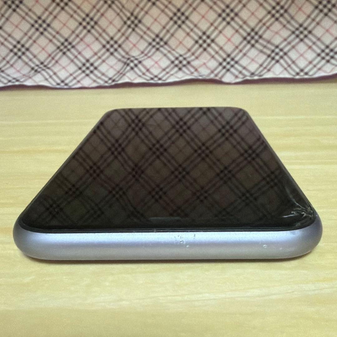 Apple iPhone 11 パープル 本体 画面割れあり