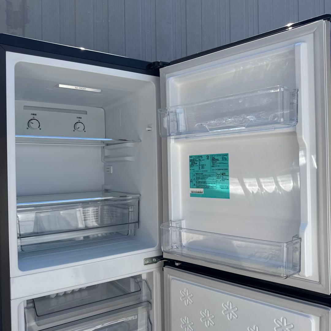 美品 Haier 2023年製 冷蔵庫 人気アーバンカフェシリーズ 148L