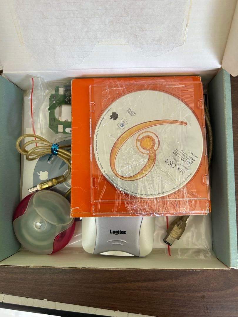 Macデスクトップ The iMac G3, originally released