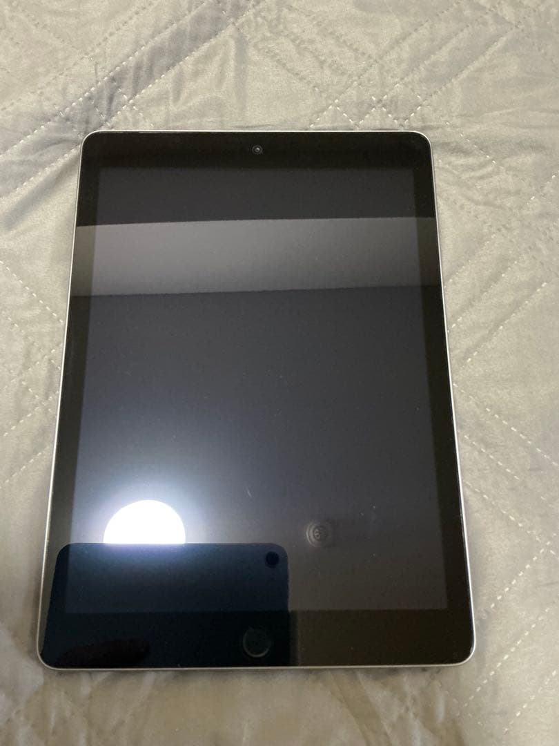 Apple iPad 無印　第5世代