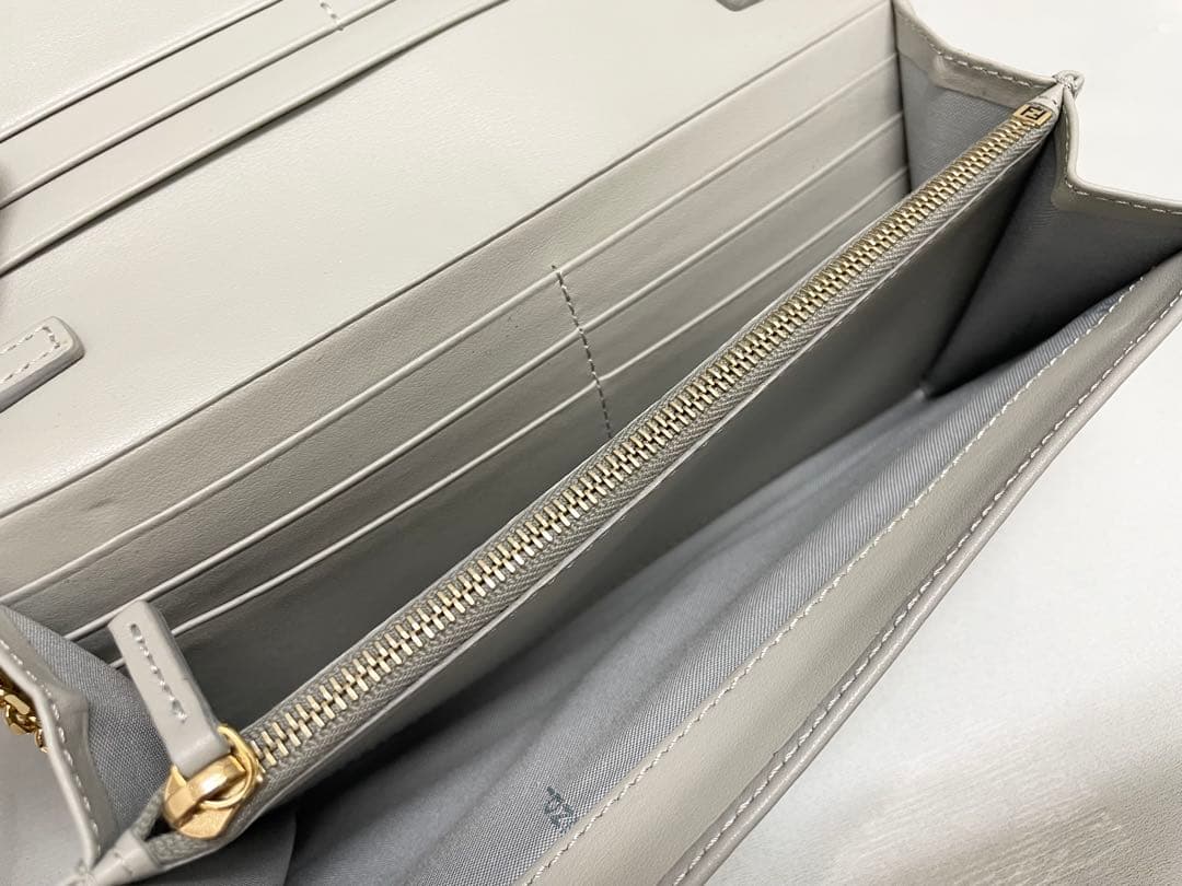 FENDI フェンディ　チェーンウォレット　ショルダー　スタッズ