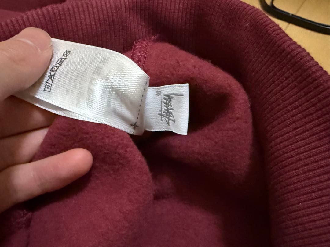 Stussy 赤スウェット