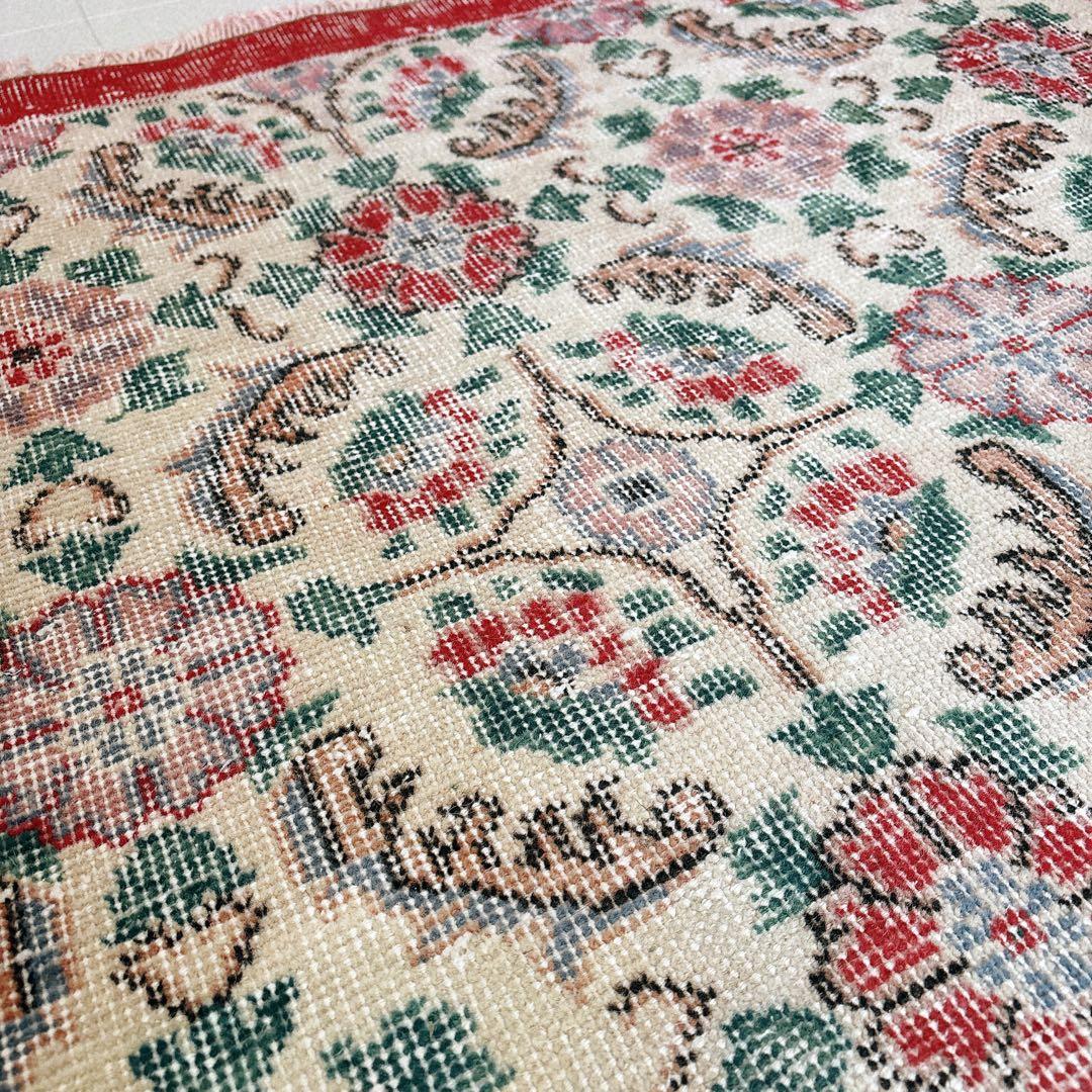 いちご　トルコ　ヴィンテージラグ　ピンク　グリーン　フローラル