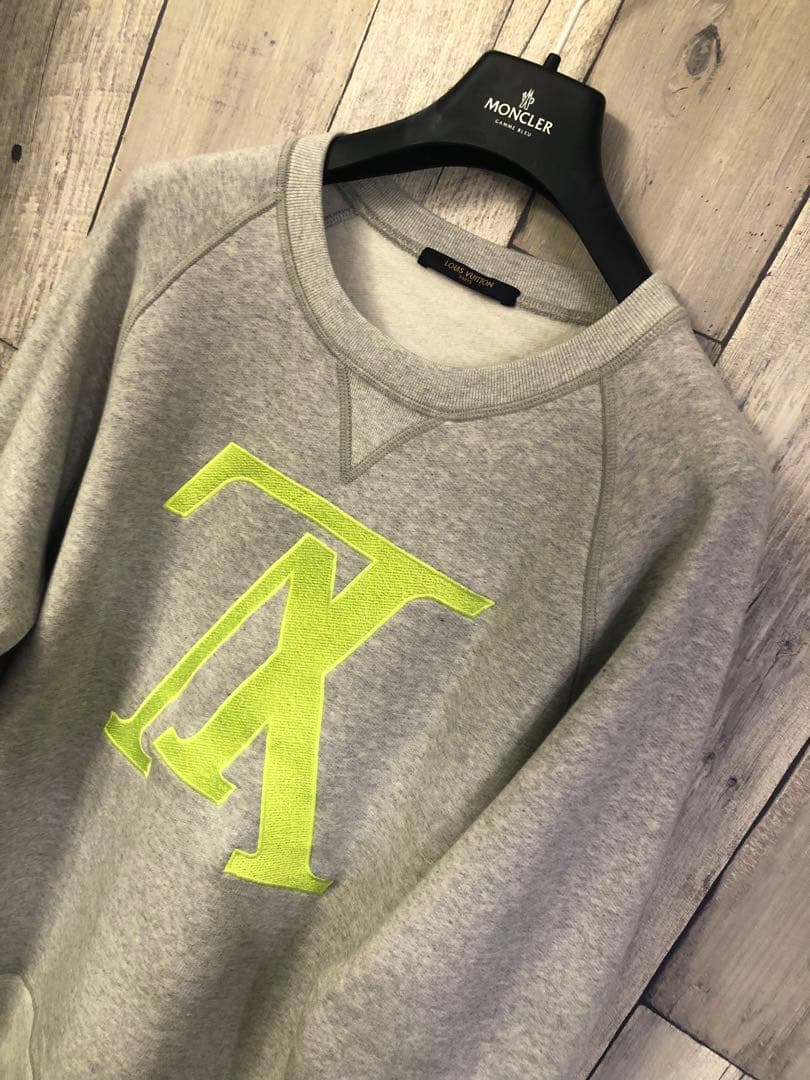 希少 ルイヴィトン 本物 アップサイドダウン ロゴ クルーネック スウェット