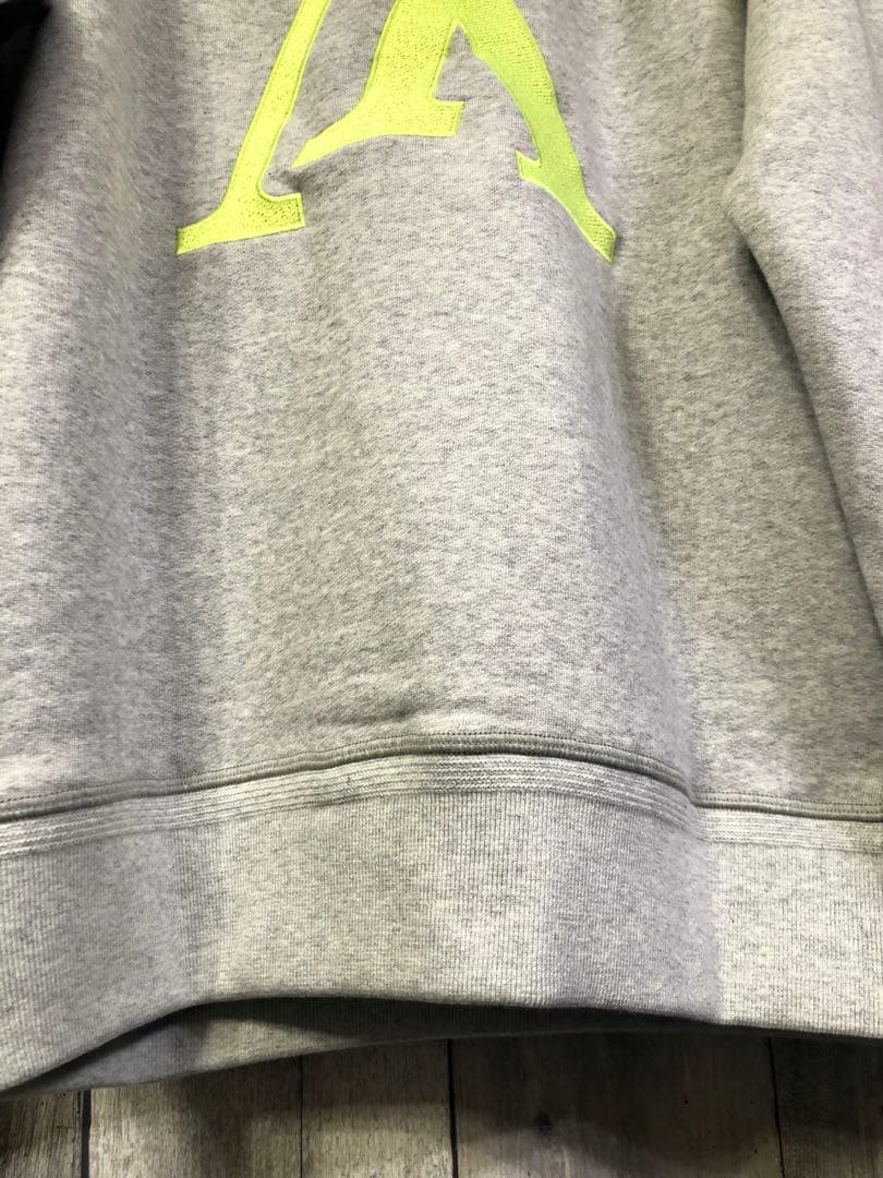 希少 ルイヴィトン 本物 アップサイドダウン ロゴ クルーネック スウェット