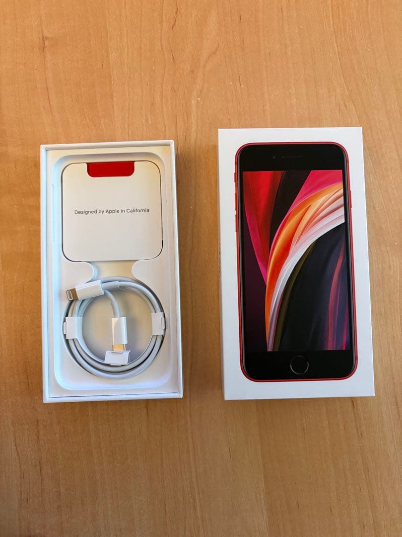 【美品】iPhone SE 第3世代 128GB レッド ケーブル、アダプター付