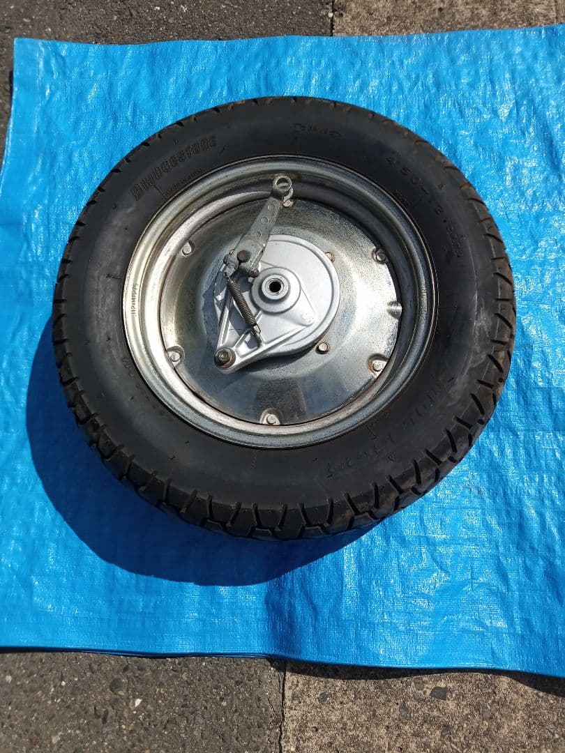 ホンダのマグナ50のリヤ−ホイールになります。