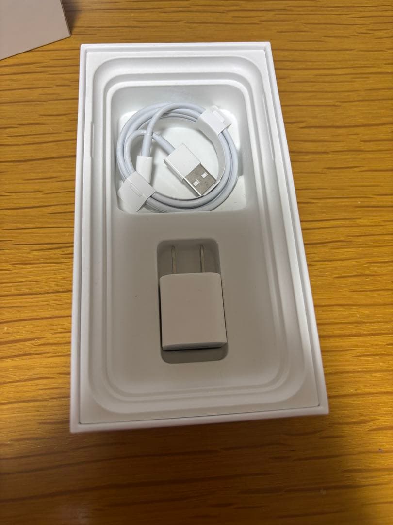 Apple iPhone 11 (赤) 本体