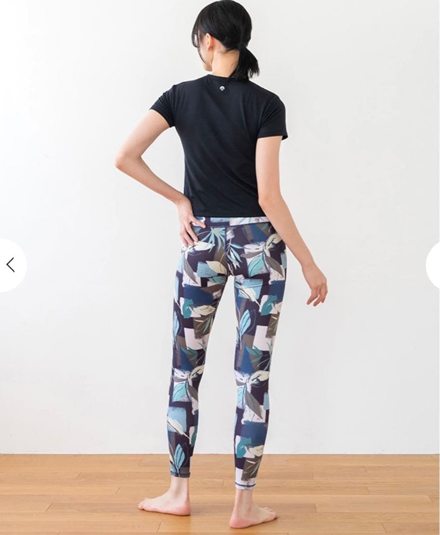 SUKALA / Lサイズ カップ付きTシャツ＆レギンスセット　新品タグ付き