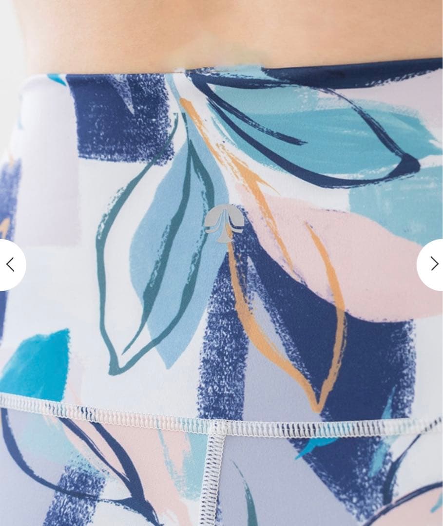 SUKALA / Lサイズ カップ付きTシャツ＆レギンスセット　新品タグ付き