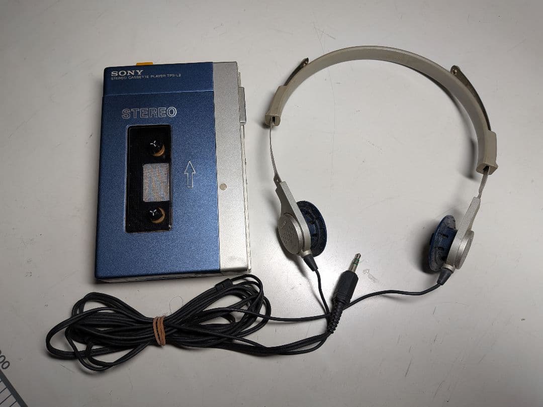 SONY WALKMAN TPS-L2 初代ウォークマン ジャンク品ヘッドホン付