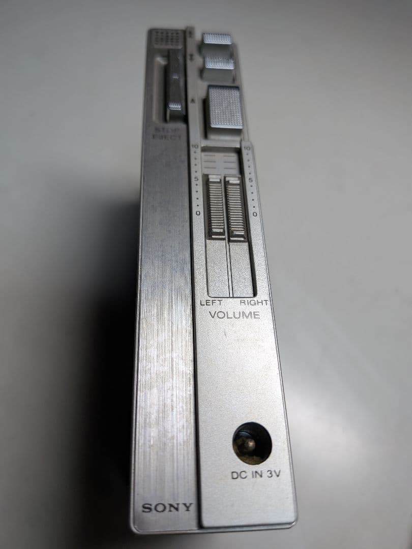 SONY WALKMAN TPS-L2 初代ウォークマン ジャンク品ヘッドホン付