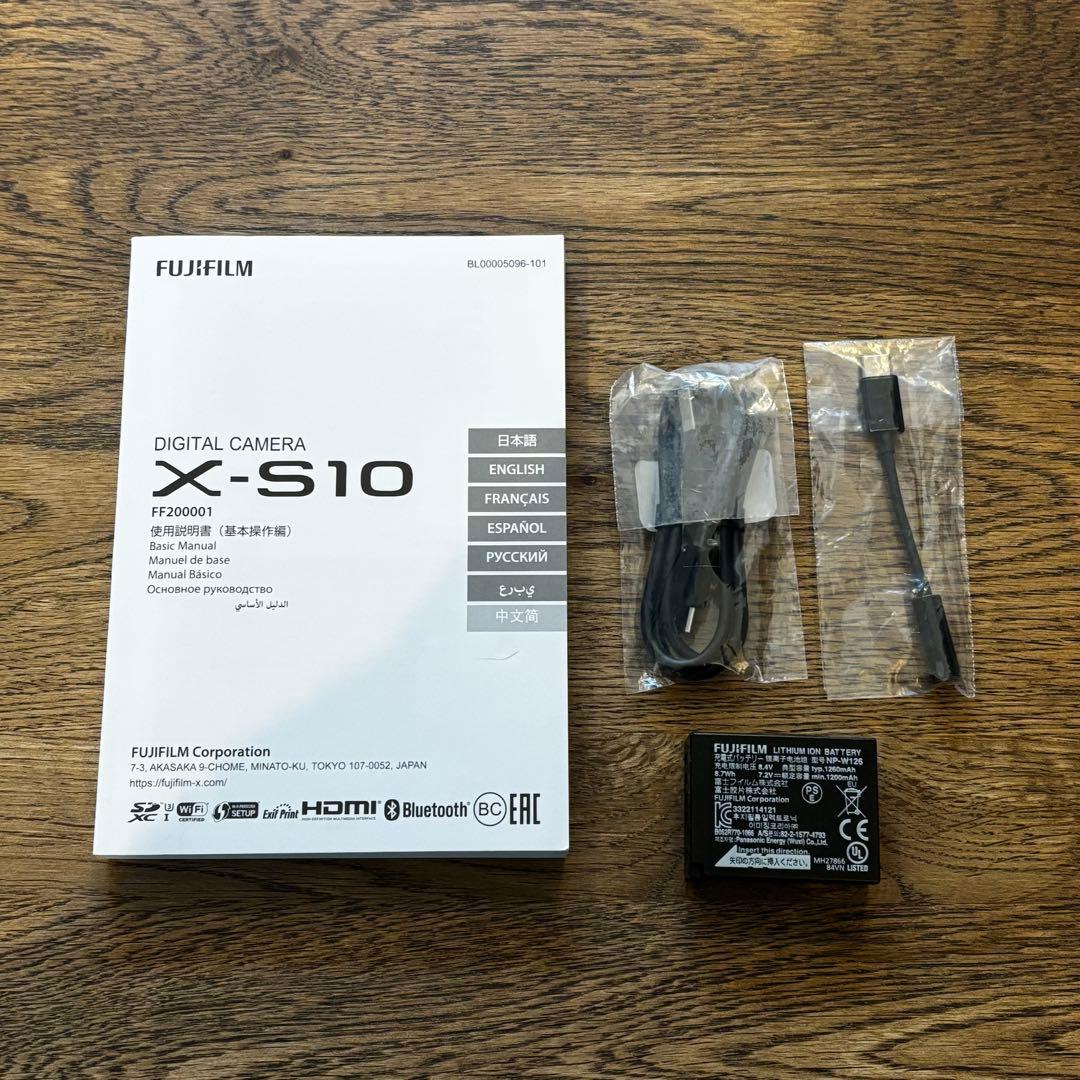 美品★FUJIFILM X-S10 ボディ シャッター数僅か