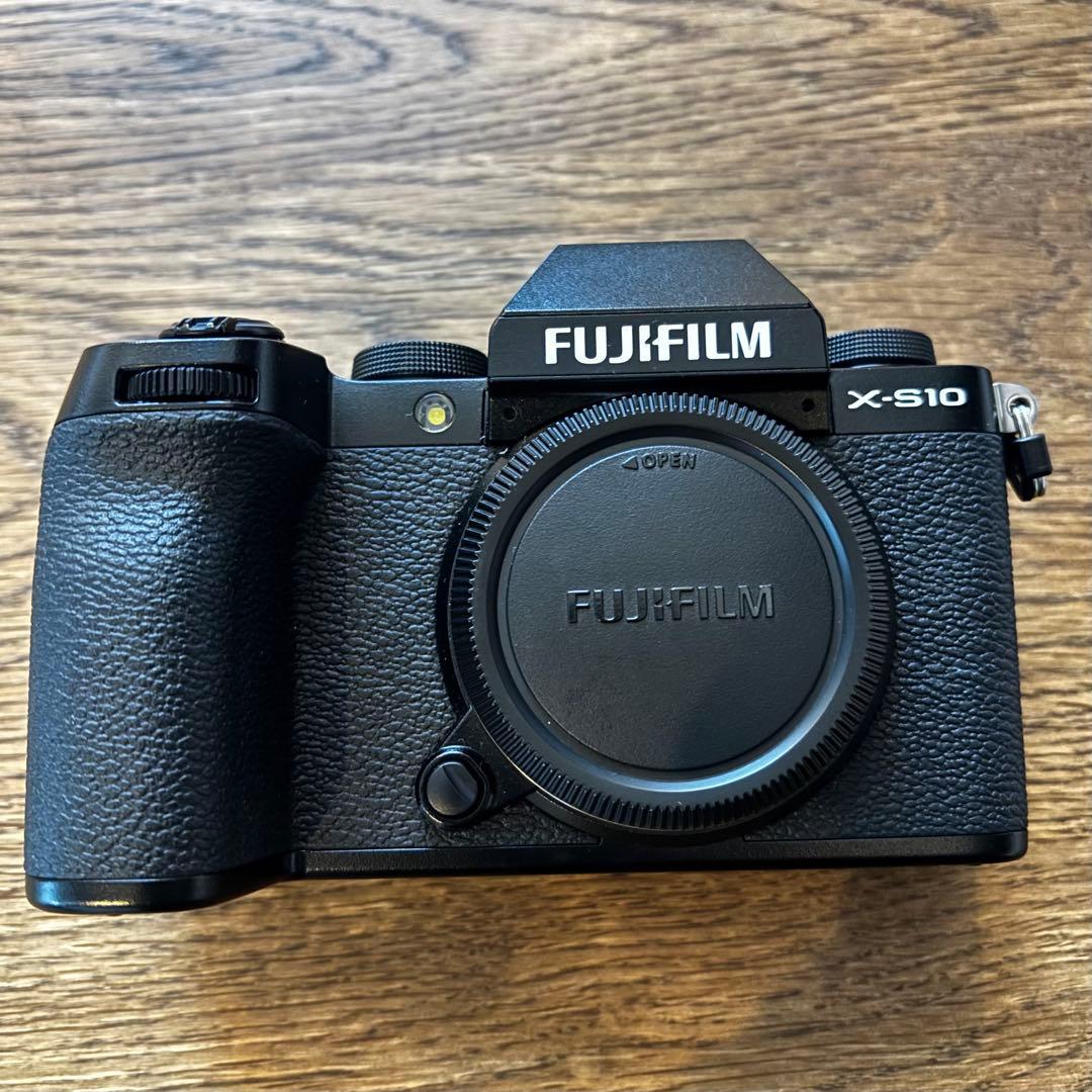 美品★FUJIFILM X-S10 ボディ シャッター数僅か