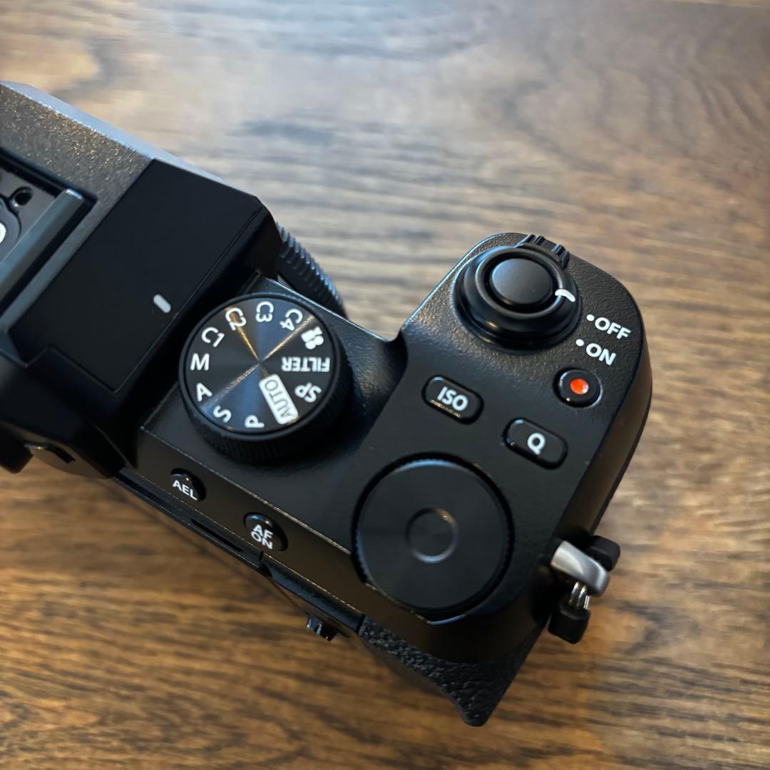 美品★FUJIFILM X-S10 ボディ シャッター数僅か